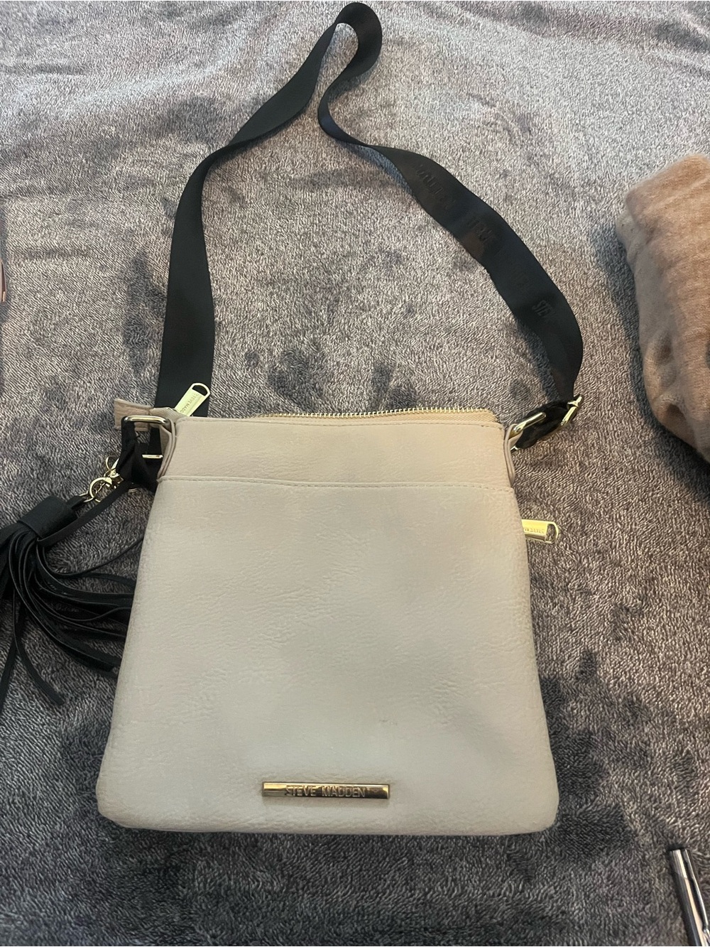 Steve Madden Cream Crossbody with Black Strap